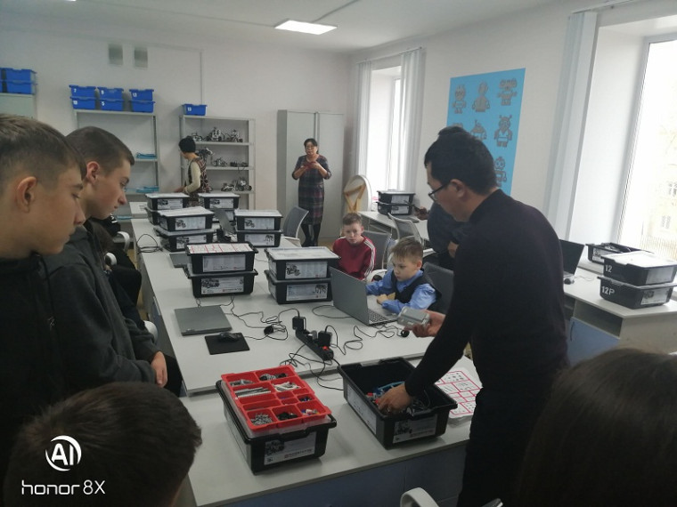 Укажите подпись к картинке.